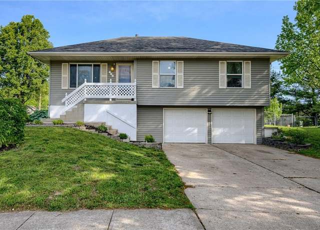 Property at 514 Willow St, Peculiar, MO 64078, 3 beds, 2 baths
