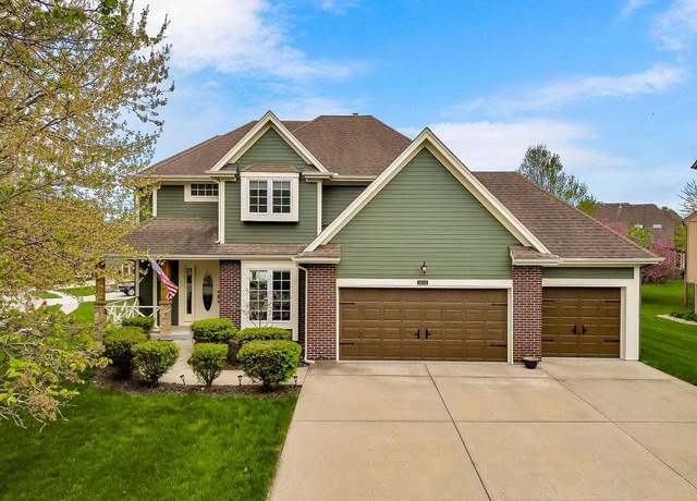 Property at 9011 NE 91st Ter, Kansas City, MO 64157, 4 beds, 4.5 baths
