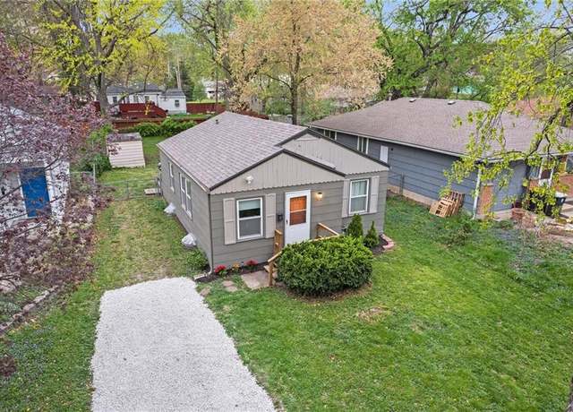 Property at 306 E 78th Ter, Kansas City, MO 64114, 2 beds, 1 bath