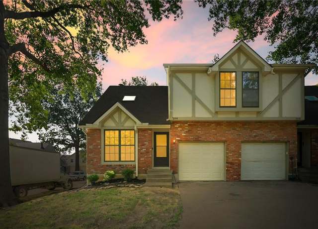 Property at 8556 Wedd St, Overland Park, KS 66212, 2 beds, 1.5 baths