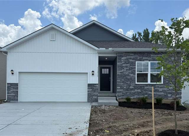 Property at 11015 East Ridge Ct, Peculiar, MO 64078, 3 beds, 2 baths