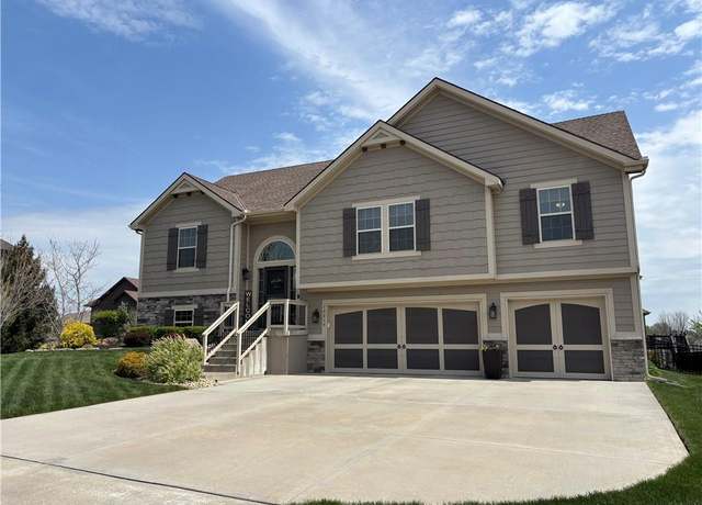 Property at 10015 N Wallace Ave, Kansas City, MO 64157, 3 beds, 3 baths