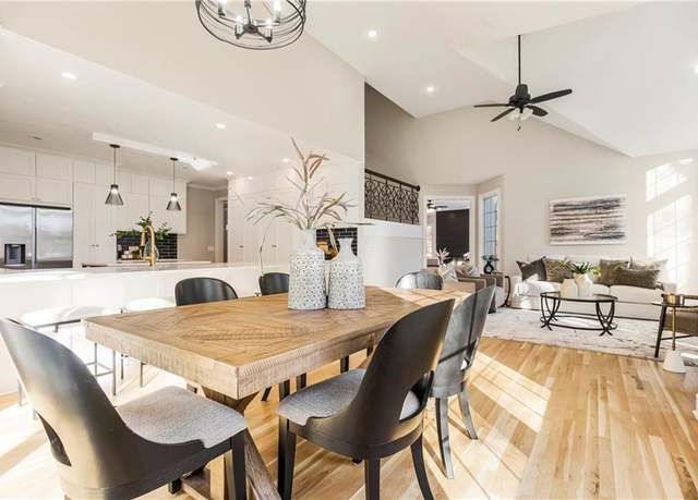 Property at 15142 Windsor Cir, Leawood, KS 66224, 5 beds, 4.5 baths