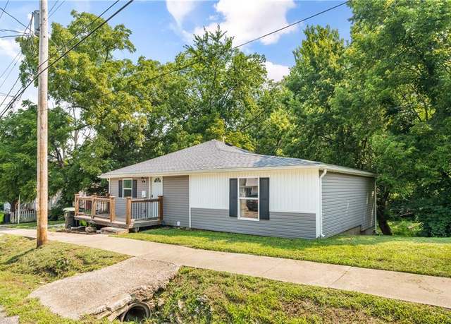 Property at 603 N Lexington St, Harrisonville, MO 64701, 3 beds, 2 baths