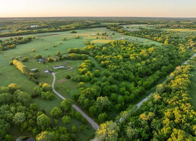 Property at 31607 Beaver Creek Rd, Paola, KS 66071, 3 beds, 2 baths