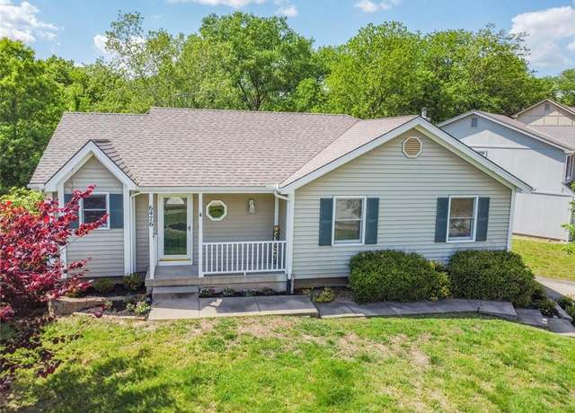 Property at 6476 NW Valley Dr, Parkville, MO 64152, 3 beds, 3 baths