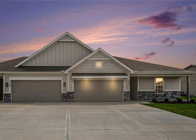 Property at 19703 W 196th St, Spring Hill, KS 66083, 3 beds, 2 baths