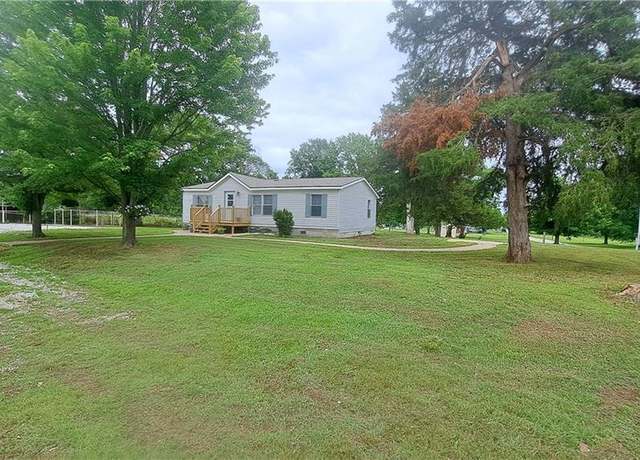 Property at 306 W 6th St, Longton, KS 67352, 3 beds, 2 baths