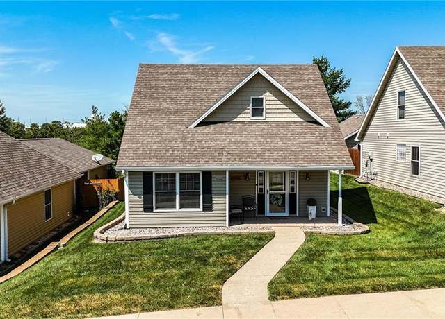 Property at 4807 N Creek Woods Dr, St Joseph, MO 64507, 3 beds, 2.5 baths