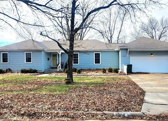 Property at 2308 S Homer St, Pittsburg, KS 66762, 4 beds, 3 baths