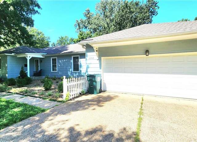 Property at 2308 S Homer St, Pittsburg, KS 66762, 4 beds, 3 baths