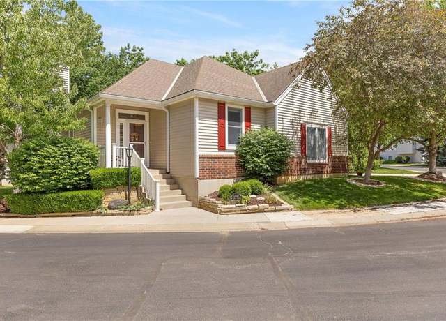 Property at 13440 W 126th Ter, Overland Park, KS 66213, 4 beds, 3 baths