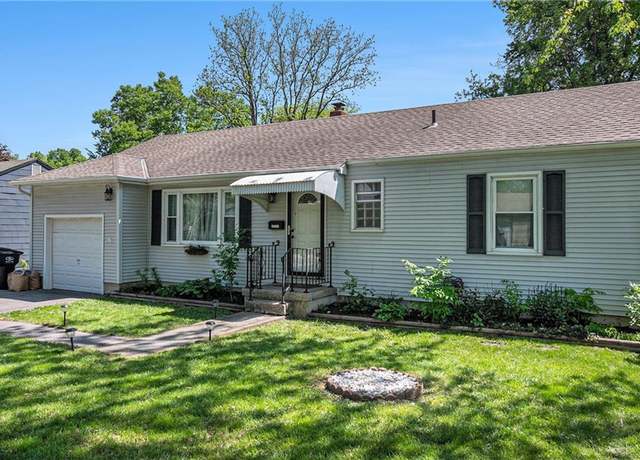 Property at 2717 S Glenwood Ave, Independence, MO 64052, 3 beds, 1.5 baths