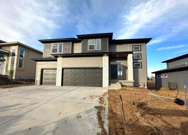Property at 17123 W 197th St, Spring Hill, KS 66083, 4 beds, 3.5 baths