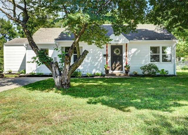 Property at 8244 Santa Fe Dr, Overland Park, KS 66204, 3 beds, 2 baths