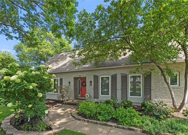 Property at 9815 Overbrook Rd, Leawood, KS 66206, 5 beds, 4.5 baths