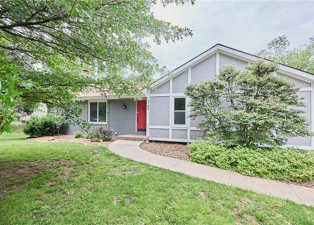 Property at 3508 NE Grant St, Lee's Summit, MO 64064, 3 beds, 3 baths