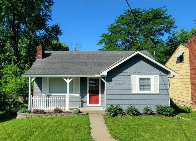Property at 5456 NW Venetian Dr, Kansas City, MO 64151, 3 beds, 2 baths