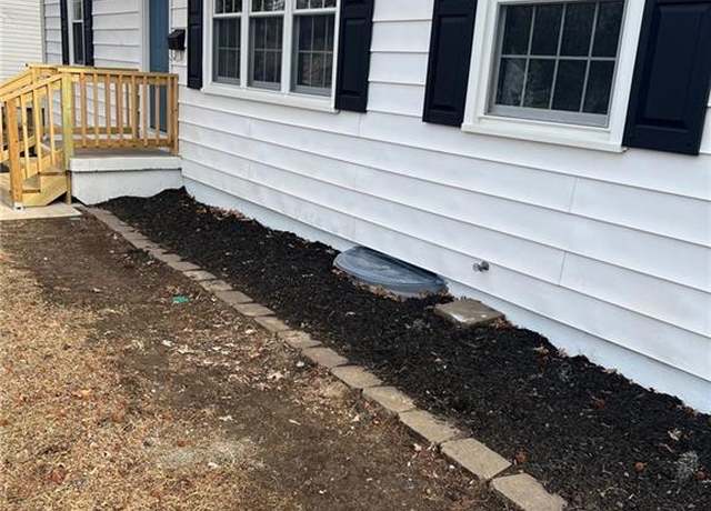 Property at 6513 N Harrison St, Gladstone, MO 64118, 3 beds, 1 bath