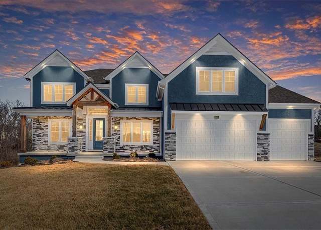 Property at 4500 NE 101st St, Kansas City, MO 64156, 5 beds, 4.5 baths
