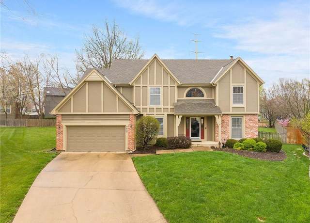 Property at 9906 W 124th Ter, Overland Park, KS 66213, 4 beds, 2.5 baths