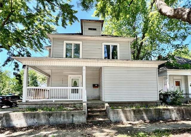 Property at 1022 S 18th St, St Joseph, MO 64507, 5 beds, 2 baths
