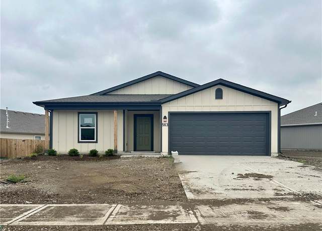 Property at 563 N Pecan St, Gardner, KS 66030, 3 beds, 2 baths