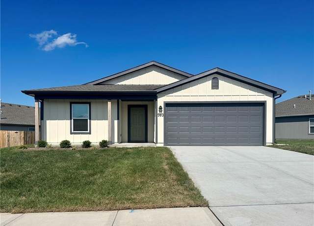 Property at 563 N Pecan St, Gardner, KS 66030, 3 beds, 2 baths