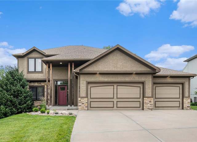Property at 6327 N Britt Ave, Kansas City, MO 64151, 5 beds, 4.5 baths