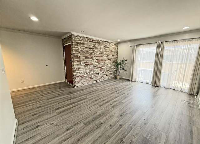 Property at 5010 Baltimore Ave #106, Kansas City, MO 64112, 2 beds, 2 baths
