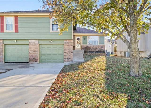 Property at 845 Pinewood St, Gardner, KS 66030, 3 beds, 2 baths