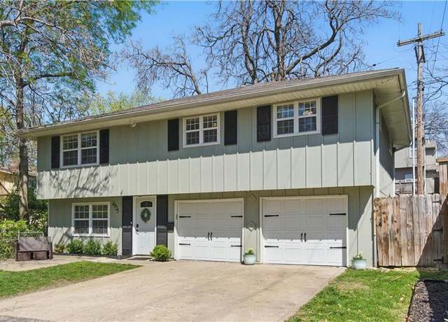 Property at 4925 Southridge Dr, Roeland Park, KS 66205, 3 beds, 2.5 baths