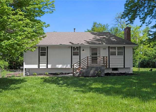 Property at 22420 W 73rd Ter, Shawnee, KS 66227, 3 beds, 2 baths