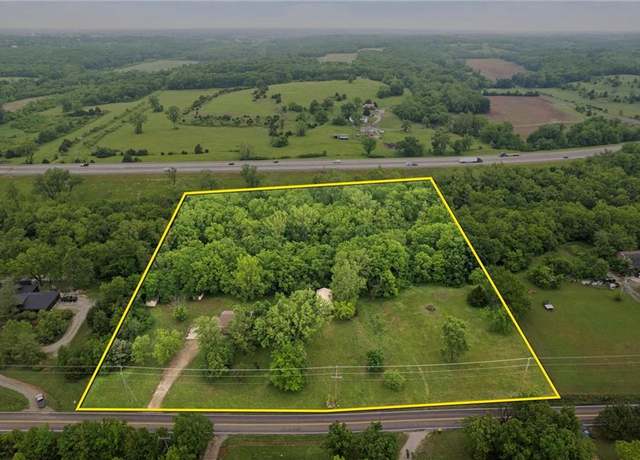 Property at 14404 Kansas Ave, Bonner Springs, KS 66012, 4 beds, 2.5 baths