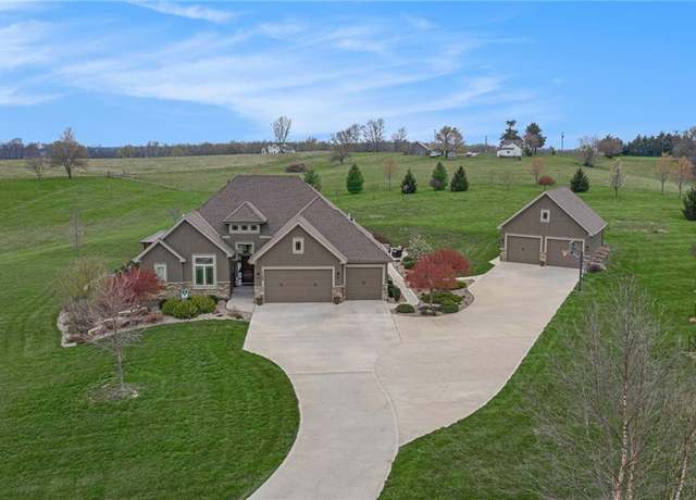 Property at 17560 Smith's Mill Rd, Smithville, MO 64089, 5 beds, 3.5 baths