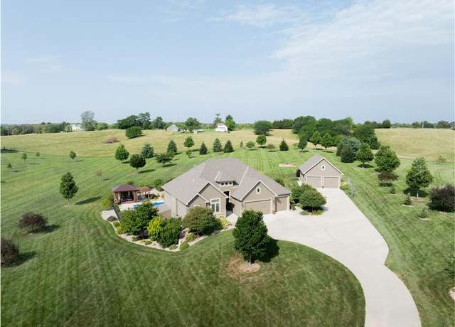 Property at 17560 Smith's Mill Rd, Smithville, MO 64089, 5 beds, 3.5 baths