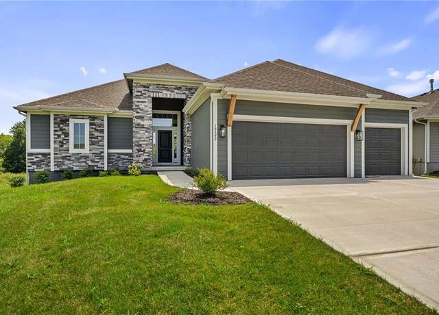 Property at 19345 W 114th Ter, Olathe, KS 66061, 4 beds, 3 baths