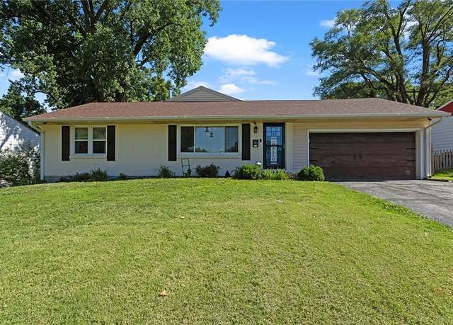 Property at 202 NW 65th St, Gladstone, MO 64118, 3 beds, 2.5 baths