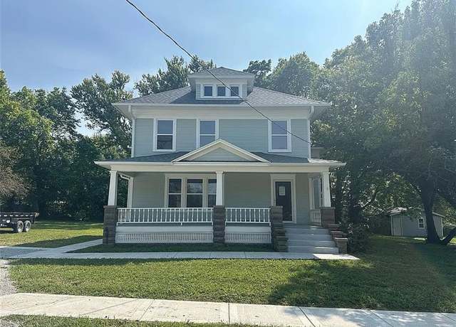 Property at 501 W Berry St, Hamilton, MO 64644, 4 beds, 2 baths
