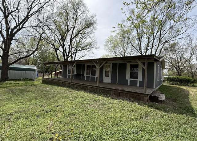 Property at 4079 CR 3745 Rd, Independence, KS 67301, 3 beds, 1.5 baths