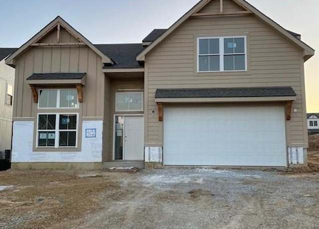 Property at 16181 Ryan Cir, Parkville, MO 64152, 3 beds, 2.5 baths