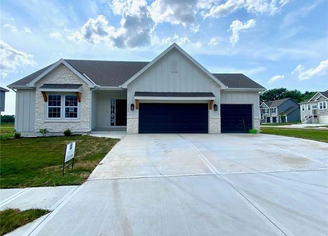 Property at 1102 Noah Ln, Kearney, MO 64060, 3 beds, 2.5 baths