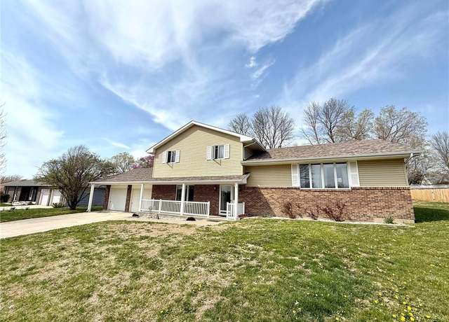Property at 715 W Lincoln St, Maryville, MO 64468, 3 beds, 2.5 baths