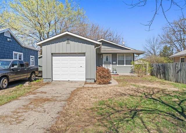 Property at 222 W 81st Ter, Kansas City, MO 64114, 3 beds, 1 bath