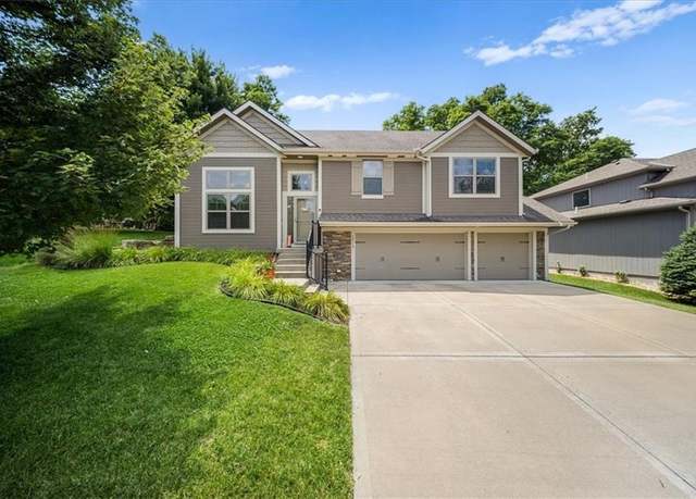 Property at 14115 NW 68th St, Parkville, MO 64152, 4 beds, 3 baths