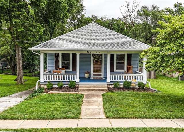 Property at 129 N Fairview Ave, Liberty, MO 64068, 3 beds, 1.5 baths