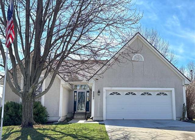 Property at 2409 SW Lilly Dr, Lee's Summit, MO 64081, 4 beds, 3 baths