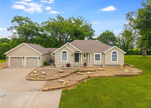 Property at 1955 Birmingham Rd, Liberty, MO 64068, 4 beds, 3 baths