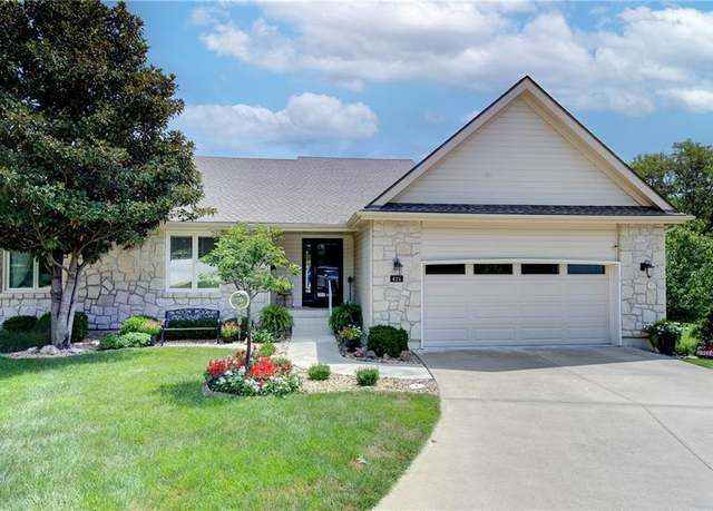 Property at 415 NW Ashurst Cir, Lee's Summit, MO 64081, 3 beds, 3 baths
