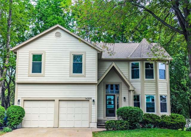Property at 14300 W 123rd St, Olathe, KS 66062, 5 beds, 3.5 baths